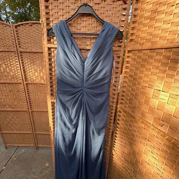 ~Jade by Jasmine~ Bridal Gown - Size 4 - Picture 11 of 13